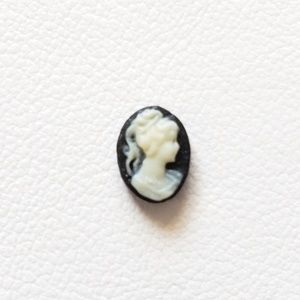 Origami Owl black cameo charm